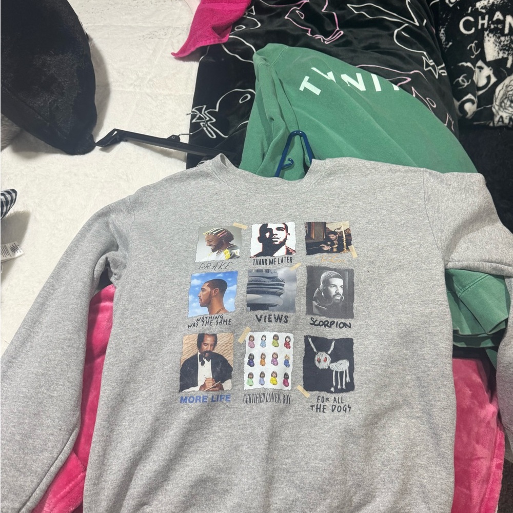 Gildan Gray Heavy Blend Sweatshirt